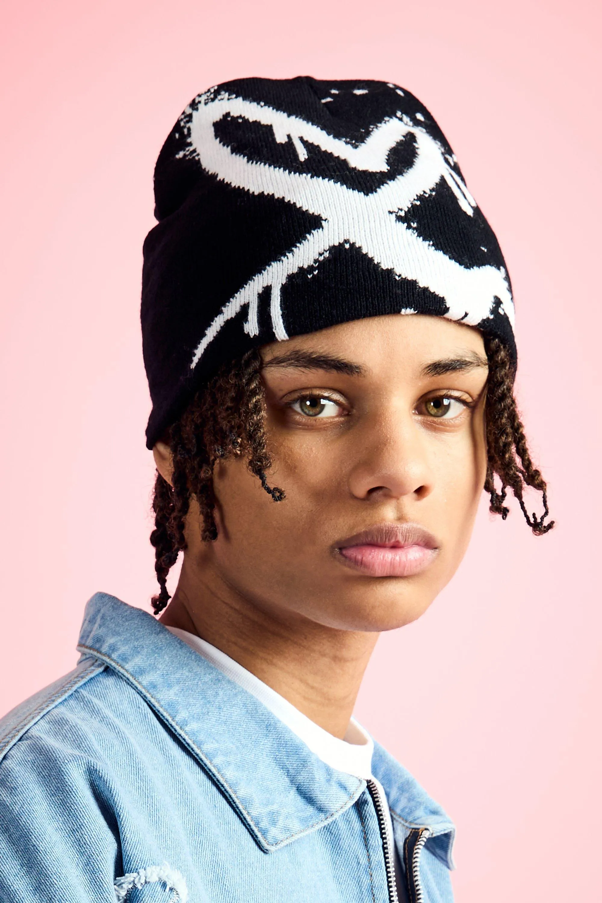 Spray Heart Graphic Beanie | boohooMAN UK